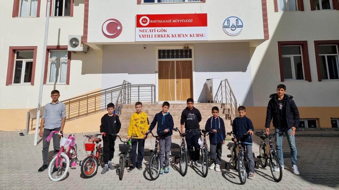 Öğrencilerimize Bisiklet Hediye Edildi